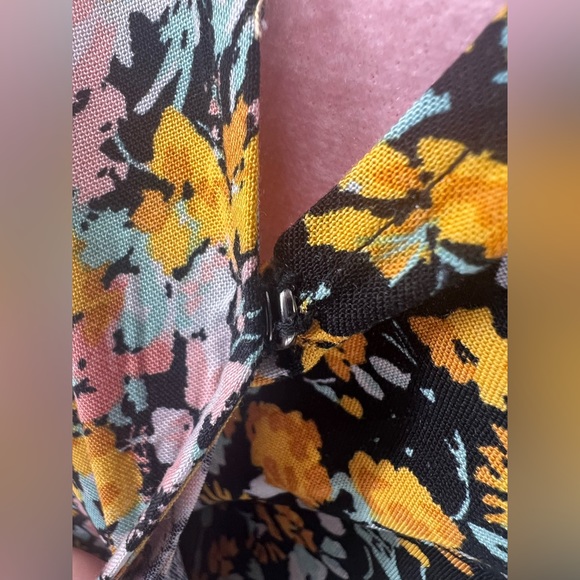 NWT BCBGeneration Floral Blouse - Picture 11 of 16